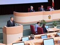 Губернатор Р. Бусаргин закончил ежегодный отчет в областной думе
