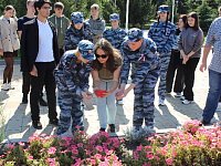 Полицейские, общественники и участники движения «Юный друг полиции» приняли участие в акции «Капля жизни»