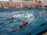 В бассейне «Волна» прошли соревнования по плаванию