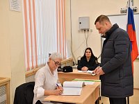 Губернатор региона Роман Бусаргин одним из первых проголосовал сегодня на выборах президента РФ