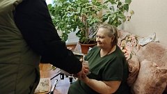 Саратовские активисты поздравили женщин-волонтёров и семьи героев с 8 Марта