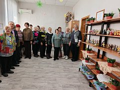 В КЦСОН прошла выставка работ «серебряного» волонтера