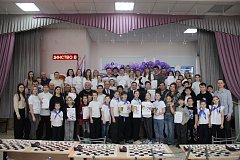 Прошел турнир по русским шашкам среди семейных команд