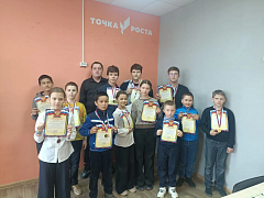 В «Точке роста» прошел турнир по русским шашкам