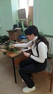 Женщины Романовки участвуют в изготовлении маскировочных сетей