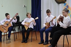 Воспитанники ДШИ выступили с творческими номерами