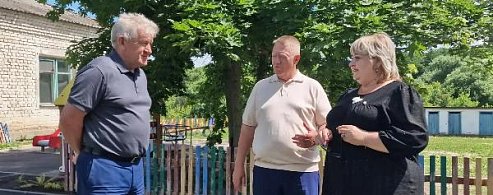 Панков побывал в селе Большой Карай, где жители предлагают обустроить летний лагерь
