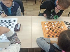 В Романовской «Точке роста» прошел турнир по стоклеточным шашкам