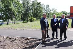 Панков: Проект Володина создает лучшие условия для детей в школах и детсадах Романовского района