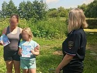 Общественница и полицейские проводят рейды в рамках акции «Каникулы с Общественным советом»