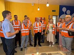 Участники региональной программы «Наши герои» познакомились с производственным процессом на швейной фабрике  