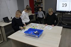 В «Точке роста» с. Усть-Щербедино состоялись соревнования по робототехнике