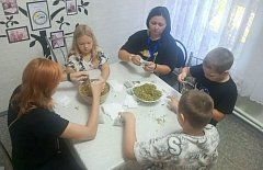 Дети приняли участие в патриотической акции для бойцов СВО