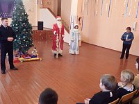Полицейский Дед Мороз побывал в Романовке