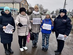 В Романовке «юные друзья полиции» провели «Один день с инспектором ПДН»