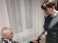 Специалисты КЦСОН проводят реабилитацию пожилых граждан