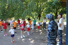 Полицейские приняли участие в спортивном празднике