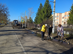 В Романовке прошли субботники