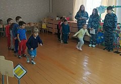 Ребята из ЮДП посетили детский сад «Колокольчик»
