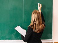 Более 3600 учителей и воспитателей в селах отдаленных районов с 1 мая начнут получать надбавку к зарплате