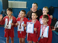 Юные самбисты отличились в Балашове