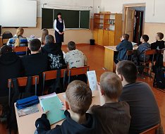 На площадке школы в селе Подгорное проведен День службы занятости