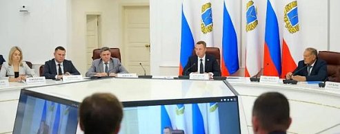 Роман Бусаргин: Ситуация с топливом в регионе постепенно стабилизируется, поэтому сегодня на заседании оперативного штаба будет рассмотрен вопрос об увеличении лимита продажи бензина для физических лиц с 30 до 40 литров